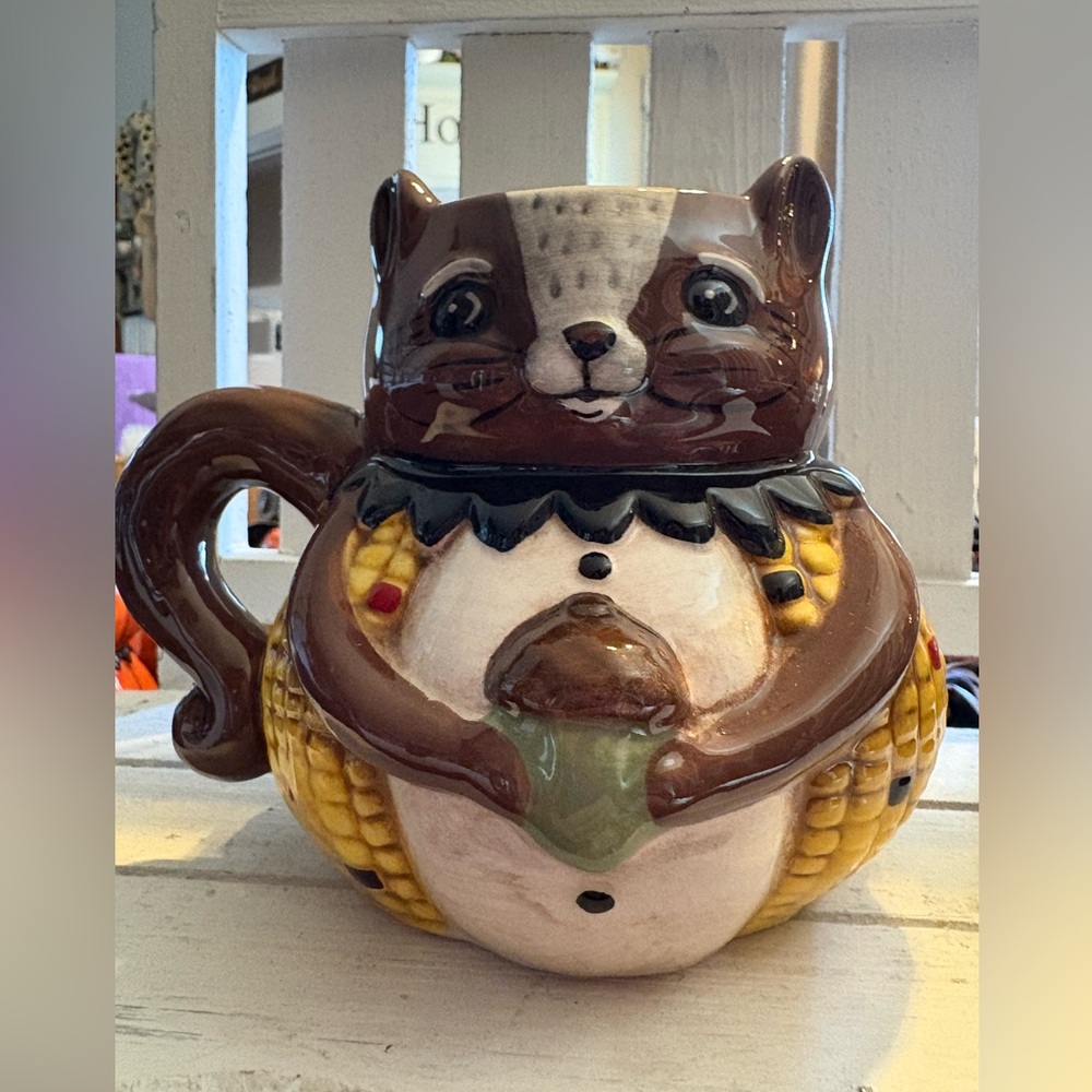 Charming Squirrel Ceramic Mug - Brown and Cream